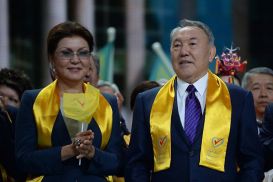 Назарбаева атаковала Акишева риторическими вопросами