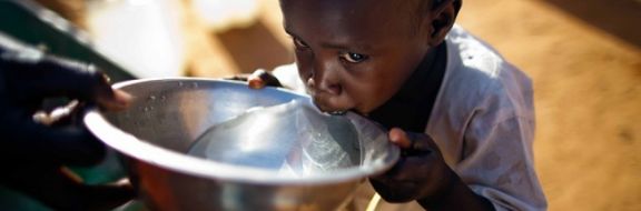 Более двух миллиардов людей на Земле «испытывают сложности» с питьевой водой