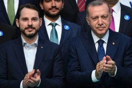 Семья Эрдогана спасает лиру
