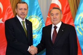 Назарбаев зазывает в Казахстан турецкий бизнес