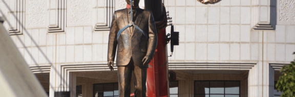 Он же памятник: в Москве установили Ислама Каримова