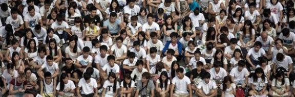 Гонконг: закон отменен, Китай недоволен, Великобритания предупреждает Поднебесную