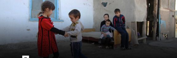 Почему казахстанцы, несмотря на бедность, хотят иметь много детей?