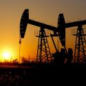 Добычу нефти хотят сократить из-за смертельного вируса
