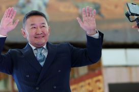 Президента Монголии изолировали на 14 дней