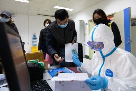 Китай предполагает, что коронавирус в Ухань завезли военные США