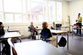 В Дании сегодня открылись школы