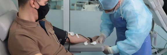 Казахстанцев, перенесших коронавирусную инфекцию, призвали сдать кровь