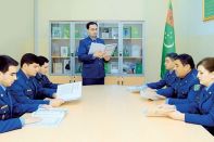В Туркменистане родственникам запретят работать в одном ведомстве