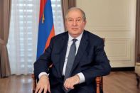 Президент Армении призвал правительство подать в отставку