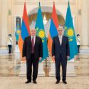 Токаев встретился с президентом Армении