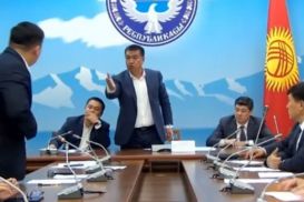«Не говори мне «Э»: депутаты кыргызского парламента чуть не подрались