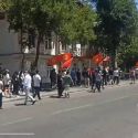 В Бишкеке сторонники арестованного Омурбека Бабанова митингуют у СИЗО ГКНБ