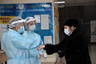 В Казахстане за сутки официально зарегистрировали 1707 заболевших