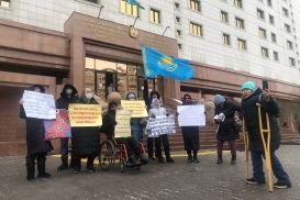 В Международный день инвалидов прошли два митинга с требованием санкций и отставок министров