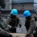 ООН обратилась к Казахстану по поводу фотографий силовиков страны в голубых касках организации
