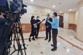 Журналистам запретили ловить в коридорах парламента депутатов и членов правительства