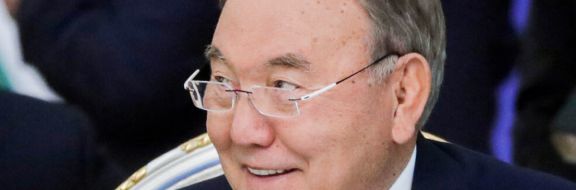Казахстанцы требуют не закреплять статус Назарбаева в Конституции