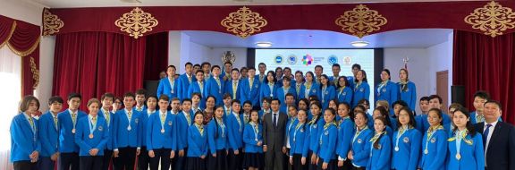 Токаев подписал закон о выплате премий школьникам Казахстана