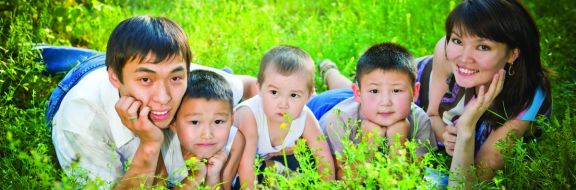 В Казахстане на соцподдержку семей с детьми потратят почти Т900 млрд 