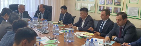 Обновление парка сельхозтехники обсудили фермеры и машиностроители Казахстана