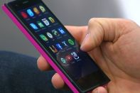 Финский смартфон Jolla для казахстанцев