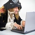 Пират Майкрософту не брат